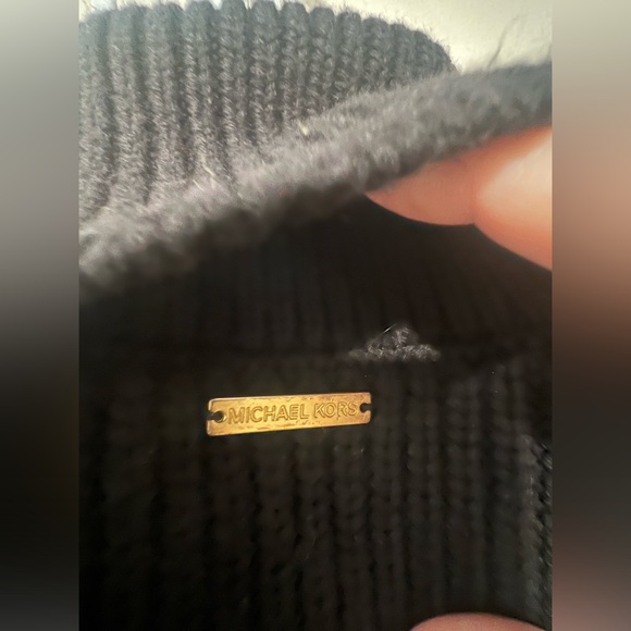 Michael Kors turtleneck sleeveless sweater - Picture 2 of 5